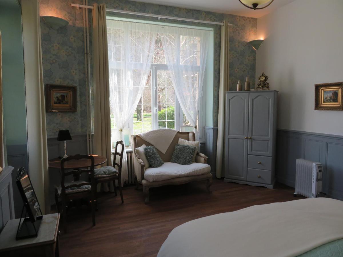 Chambres D'Hotes Chateau De Viviez Exterior photo