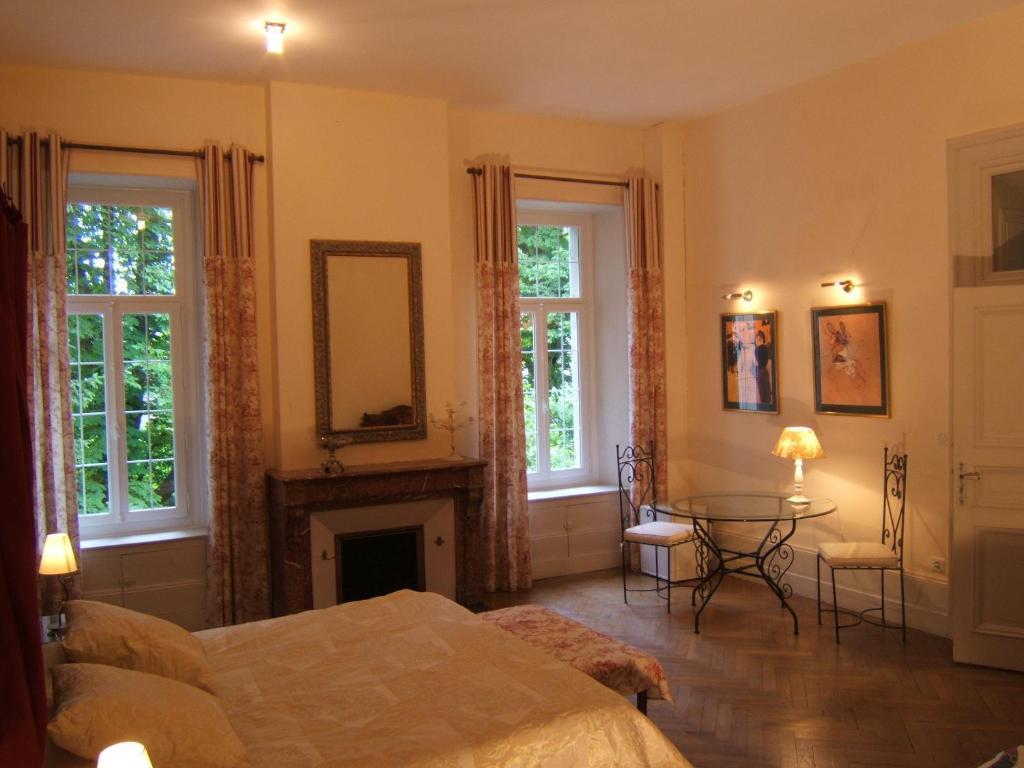 Chambres D'Hotes Chateau De Viviez Exterior photo